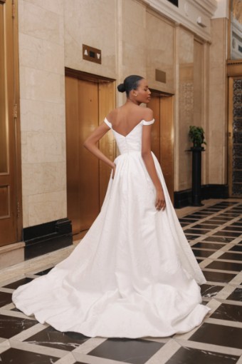 Zakaa Couture Valentina #3 Ivory thumbnail